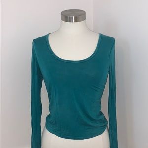 AE long sleeve cropped shirt